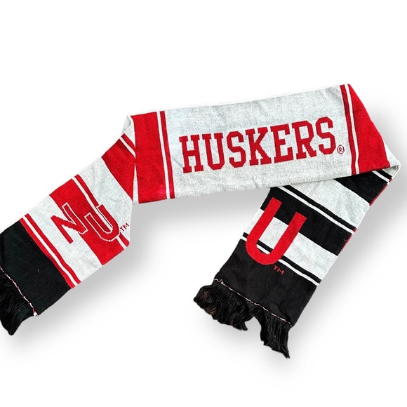 Nebraska Cornhuskers HUSKERS Winter Scarf - Picture 3 of 4